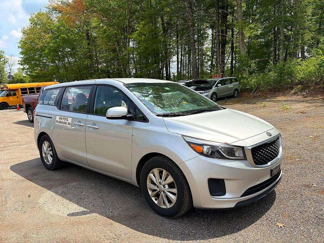 2016 KIA SEDONA L - Low level