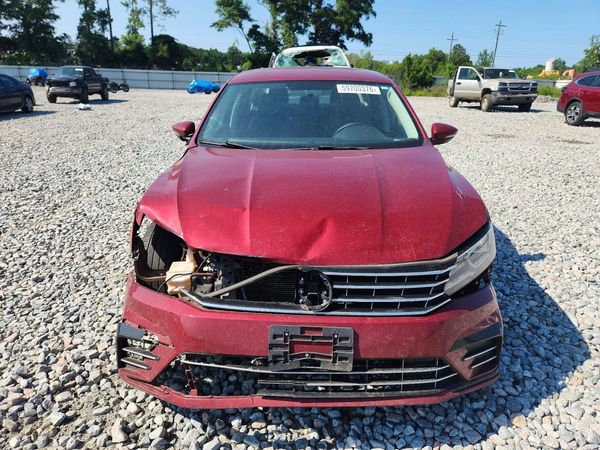 2017 VOLKSWAGEN PASSAT
