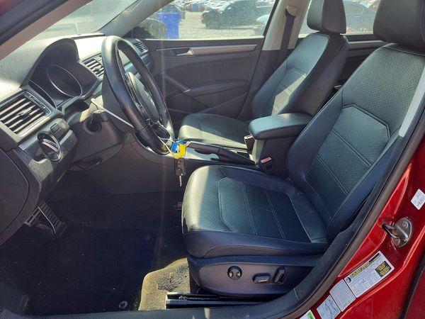 2017 VOLKSWAGEN PASSAT