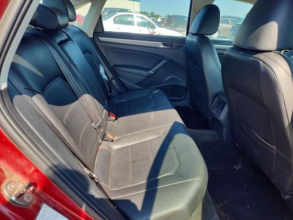 2017 VOLKSWAGEN PASSAT