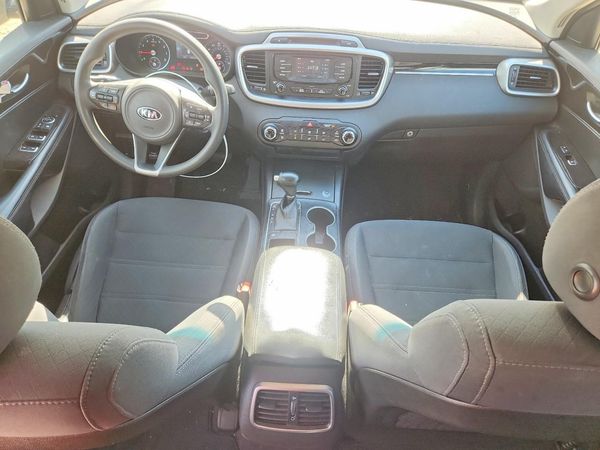 2018 KIA SORENTO L, LX