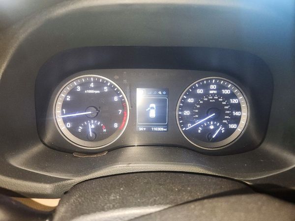 2017 HYUNDAI TUCSON SE (no options)