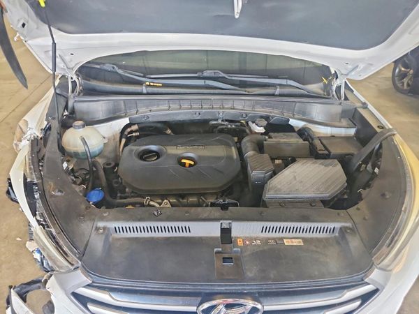 2017 HYUNDAI TUCSON SE (no options)