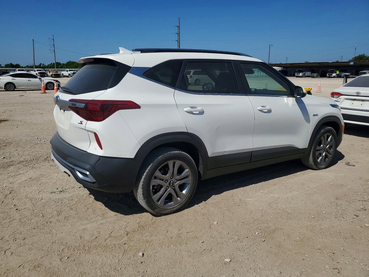 2021 KIA SELTOS S
