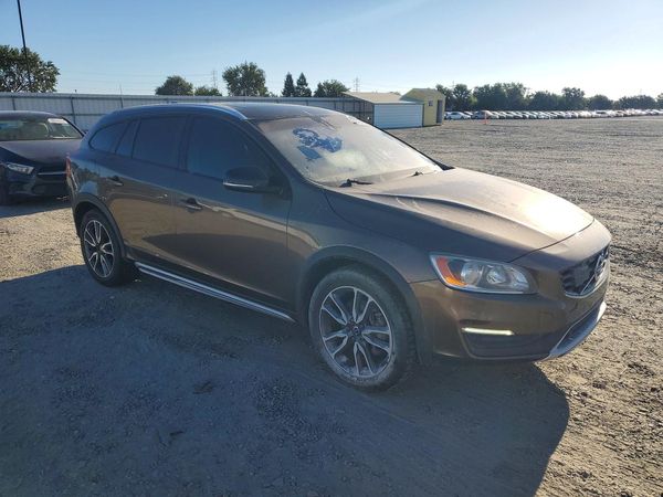 2017 VOLVO V60 CROSS COUNTRY Premier