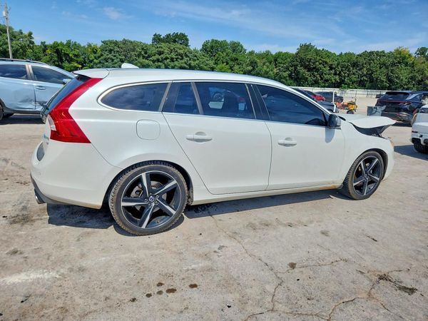 2016 VOLVO V60