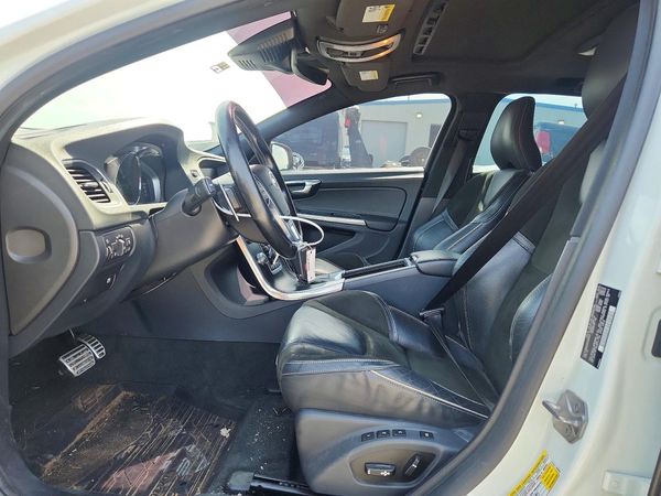 2016 VOLVO V60