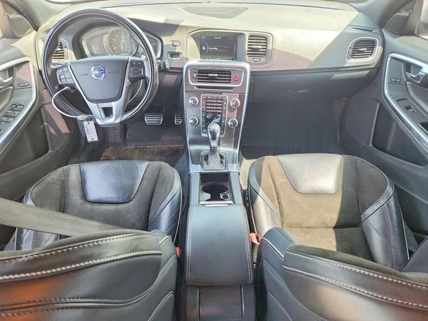 2016 VOLVO V60