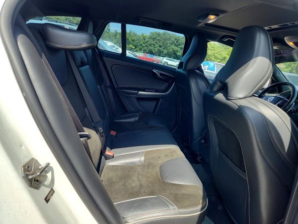 2016 VOLVO V60