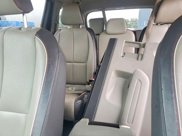 2017 KIA SEDONA LX