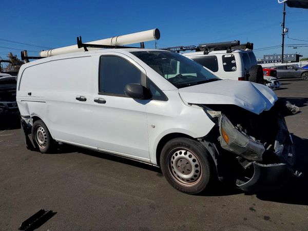 2016 MERCEDES-BENZ METRIS