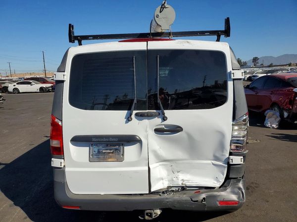 2016 MERCEDES-BENZ METRIS