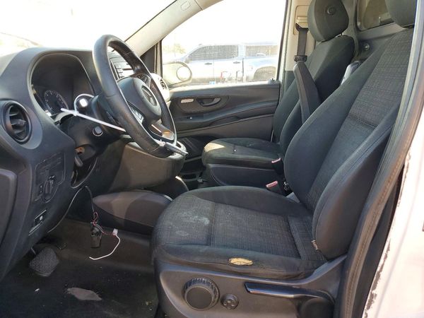 2016 MERCEDES-BENZ METRIS