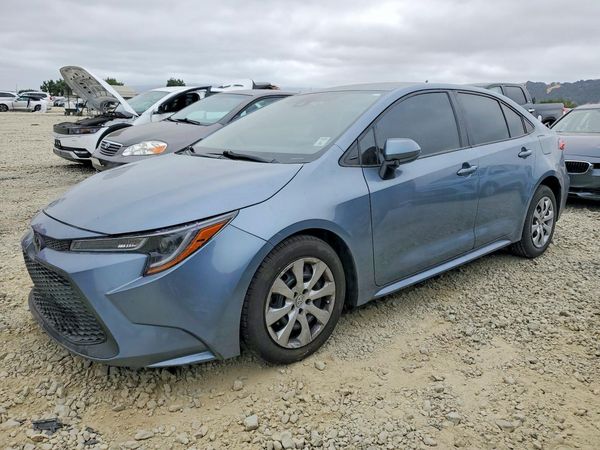 2021 TOYOTA COROLLA LE — Front 3/4