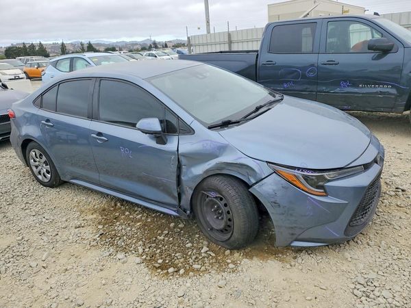 2021 TOYOTA COROLLA LE — Passenger 3/4