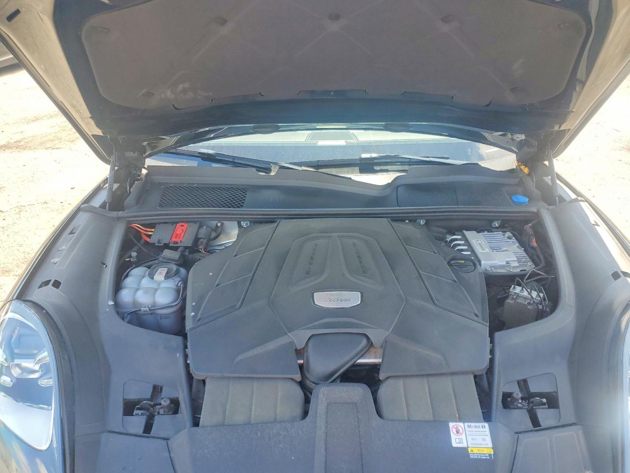 2023 PORSCHE CAYENNE