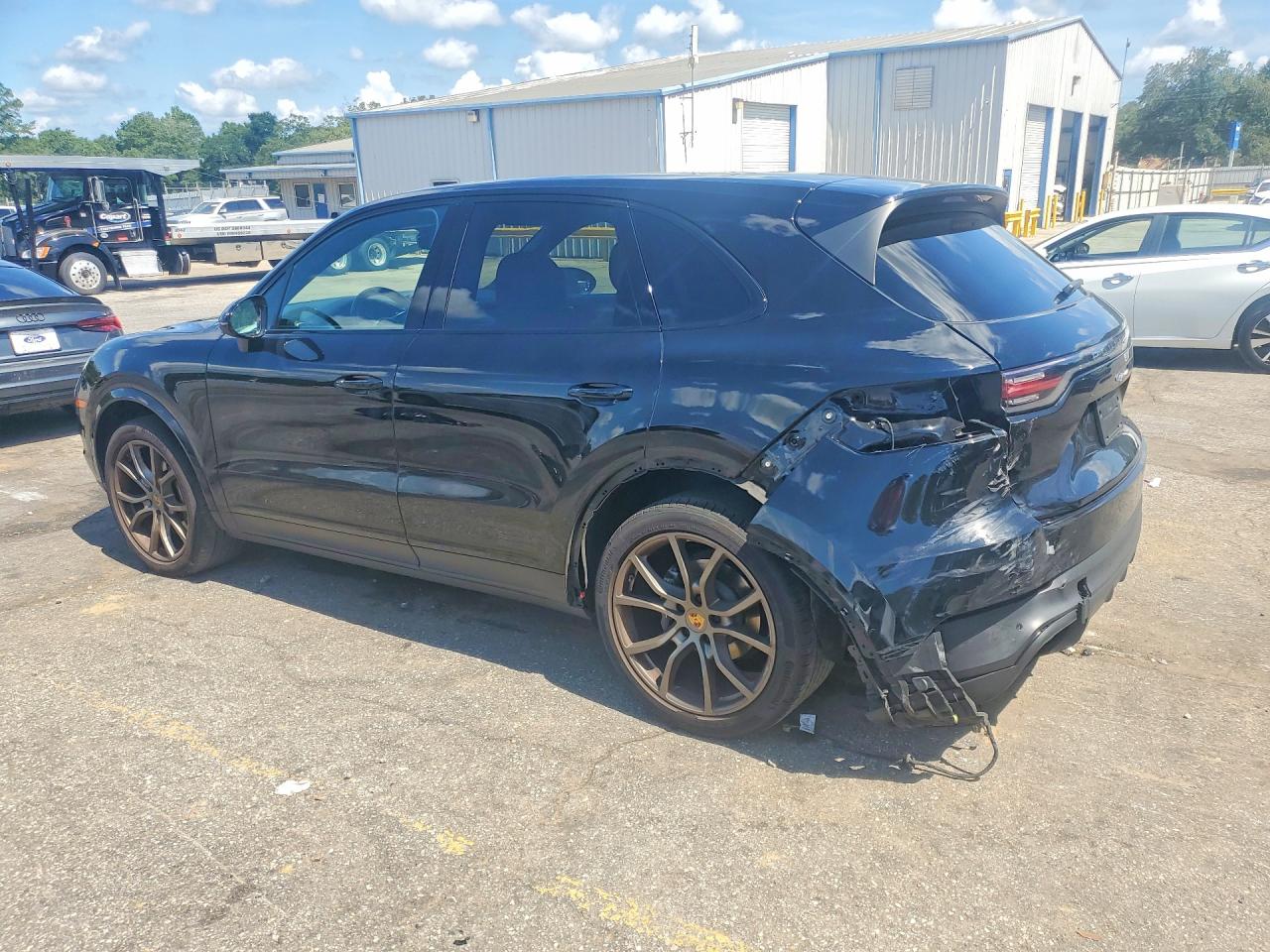 2023 PORSCHE CAYENNE