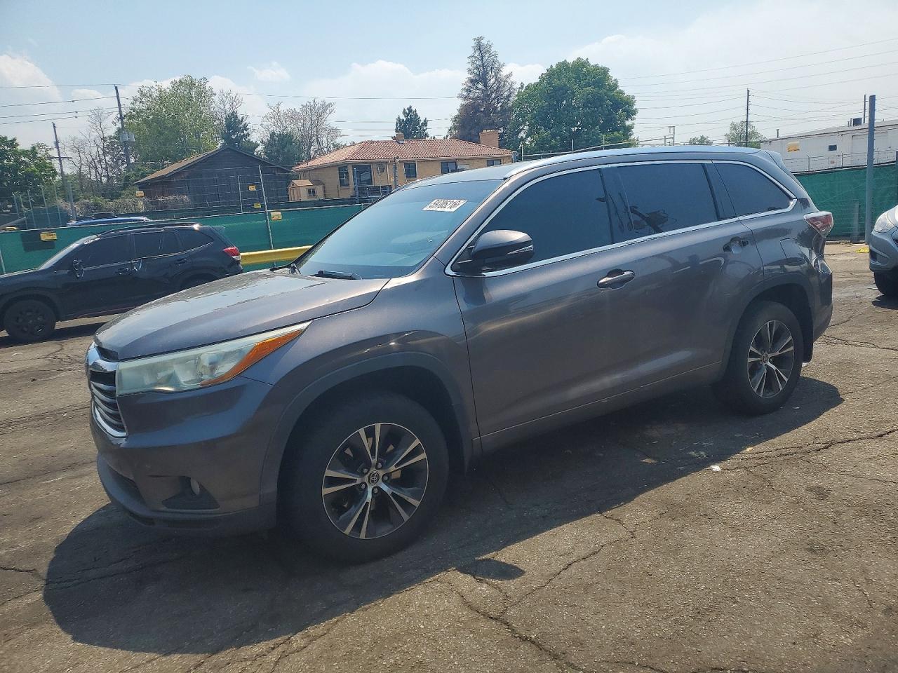 2016 TOYOTA HIGHLANDER Base/Hybrid — Front 3/4