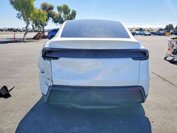 2026 TESLA MODEL Y