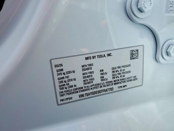 2026 TESLA MODEL Y