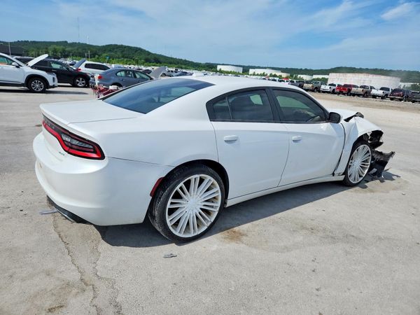 2015 DODGE CHARGER SXT