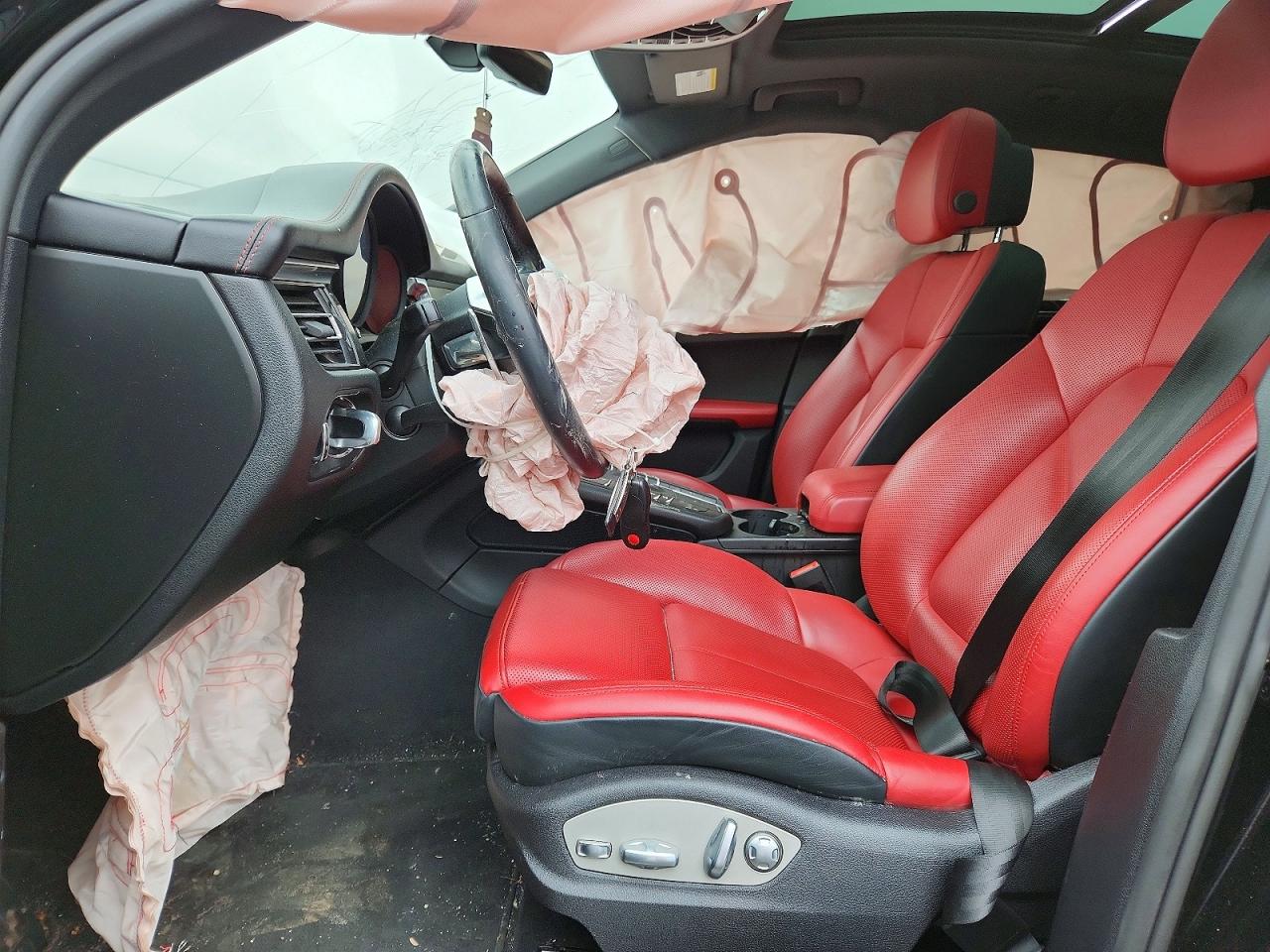 2020 PORSCHE MACAN