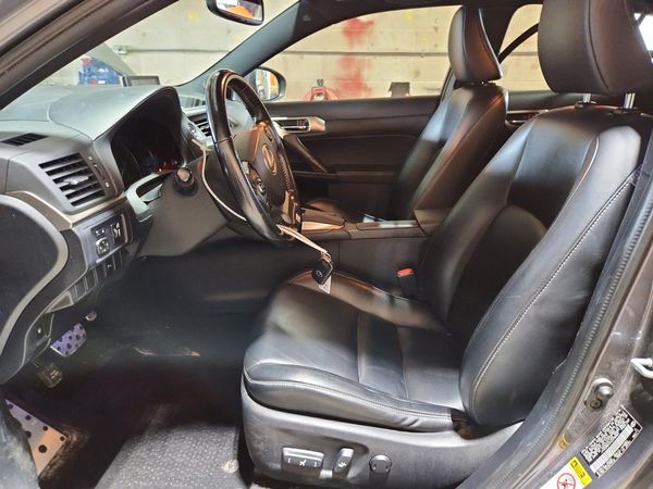 2017 LEXUS CT 200h