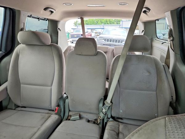 2016 KIA SEDONA LX - Middle-low