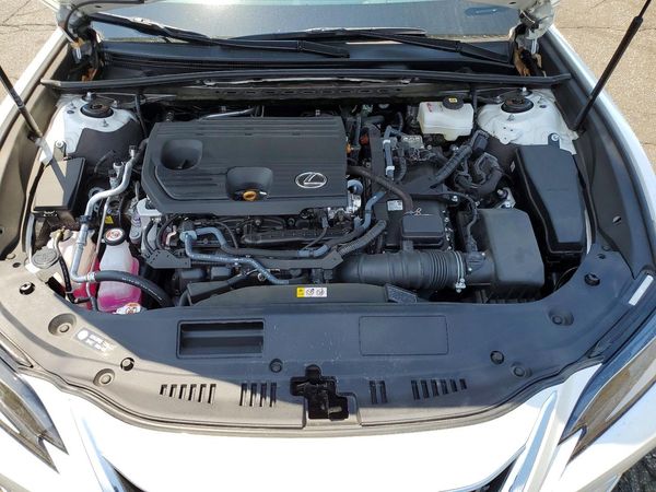 2023 LEXUS ES 300H 300h Luxury