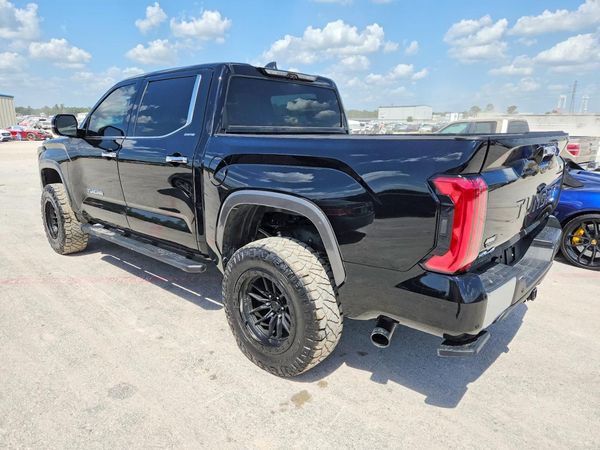 2025 TOYOTA TUNDRA Limited
