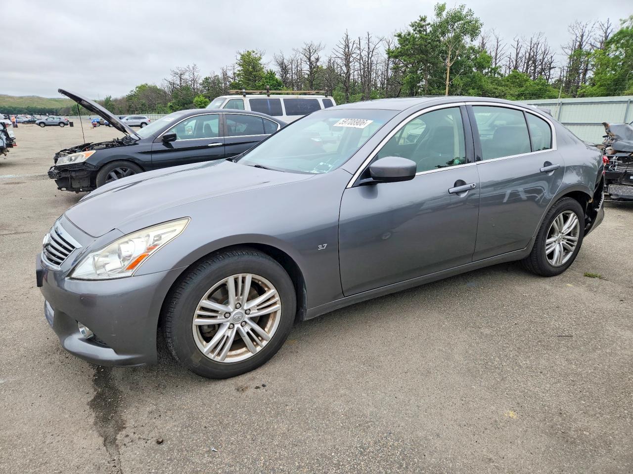 2015 INFINITI Q40