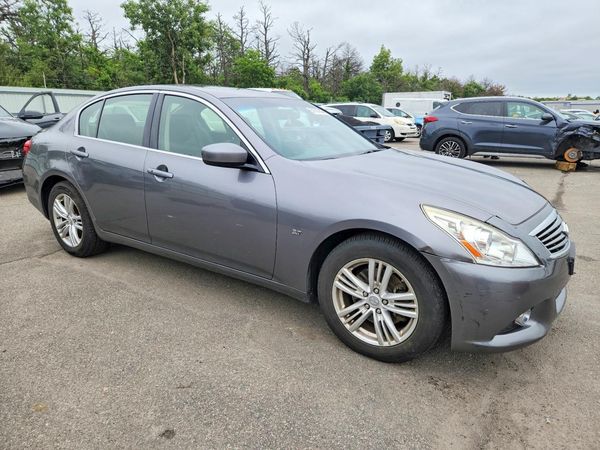 2015 INFINITI Q40