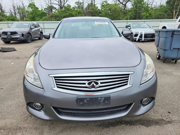2015 INFINITI Q40
