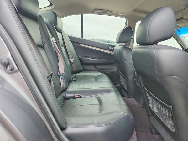 2015 INFINITI Q40