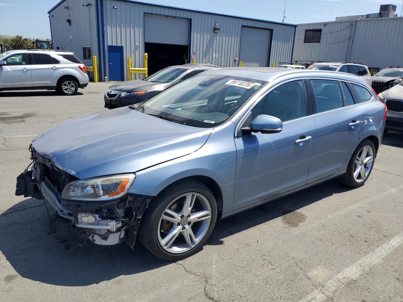 2017 VOLVO V60 Platinum