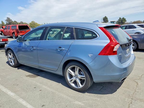 2017 VOLVO V60 Platinum