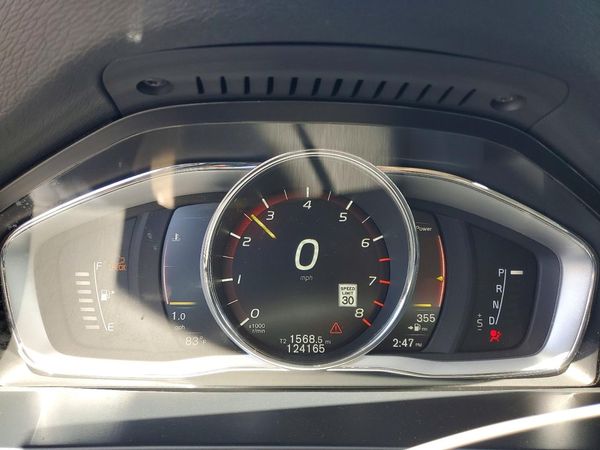 2017 VOLVO V60 Platinum