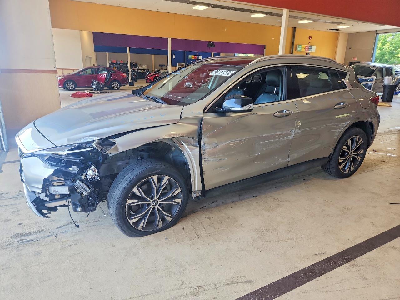 2017 INFINITI QX30