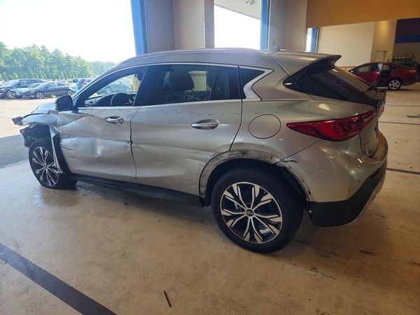 2017 INFINITI QX30
