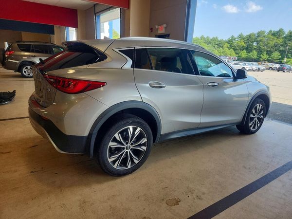 2017 INFINITI QX30
