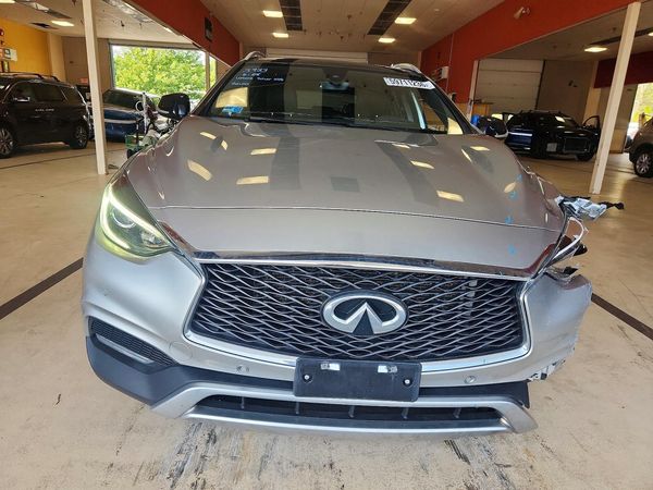 2017 INFINITI QX30