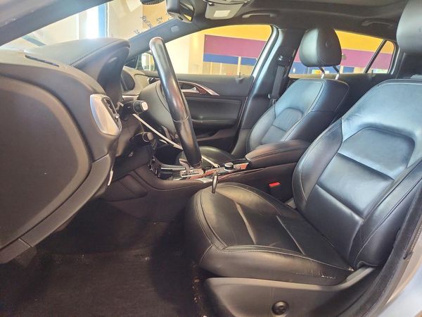 2017 INFINITI QX30