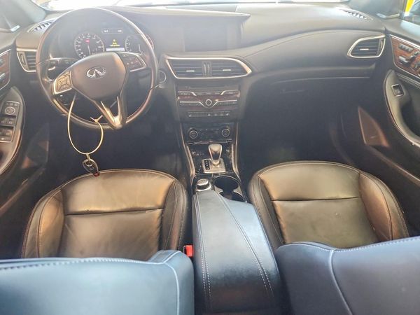 2017 INFINITI QX30