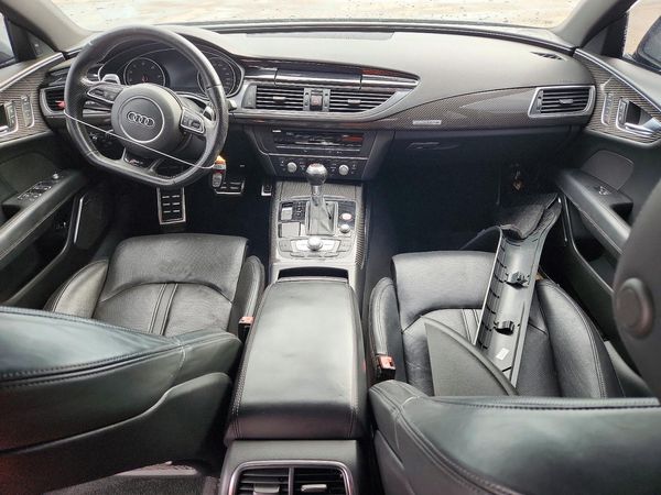 2016 AUDI RS7