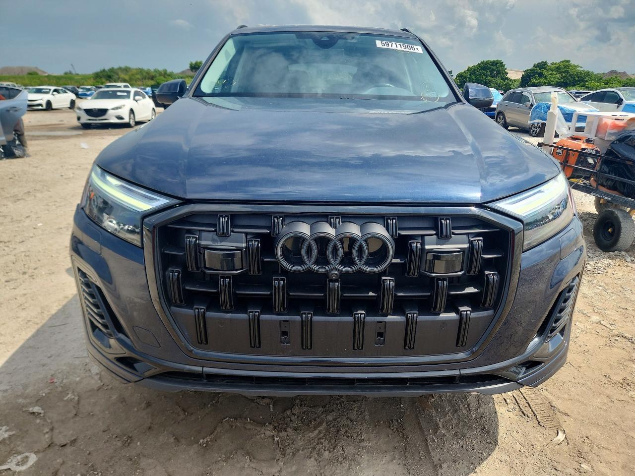 2025 AUDI Q7 quattro Premium Plus