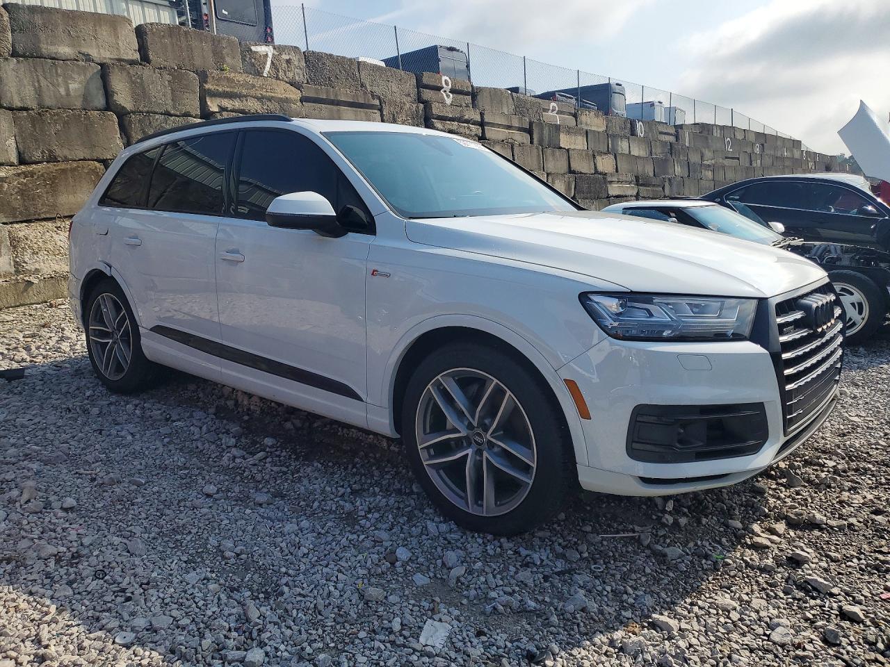 2018 AUDI Q7 quattro Prestige