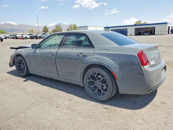2019 CHRYSLER 300