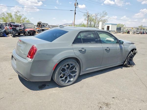 2019 CHRYSLER 300