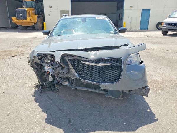 2019 CHRYSLER 300