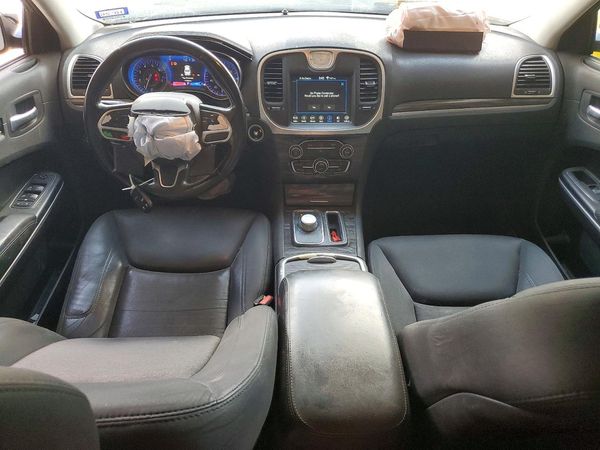 2019 CHRYSLER 300